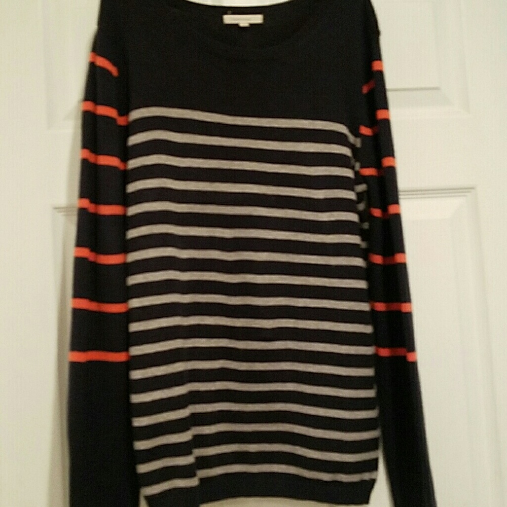 Long sleeved sweater
